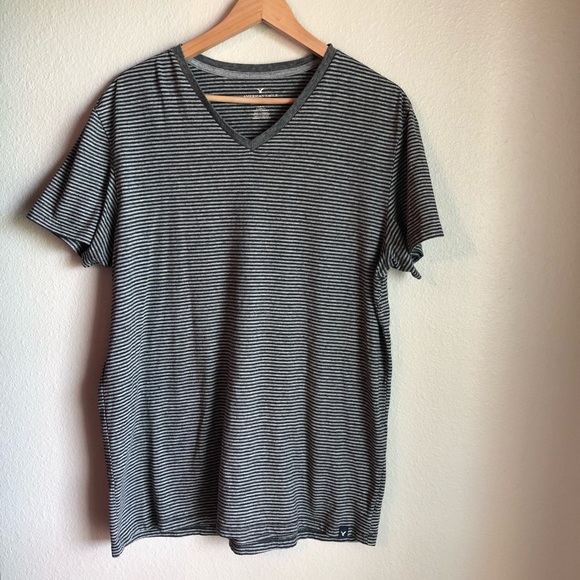 Men’s American Eagle seriously soft v-neck tee - Picture 1 of 3